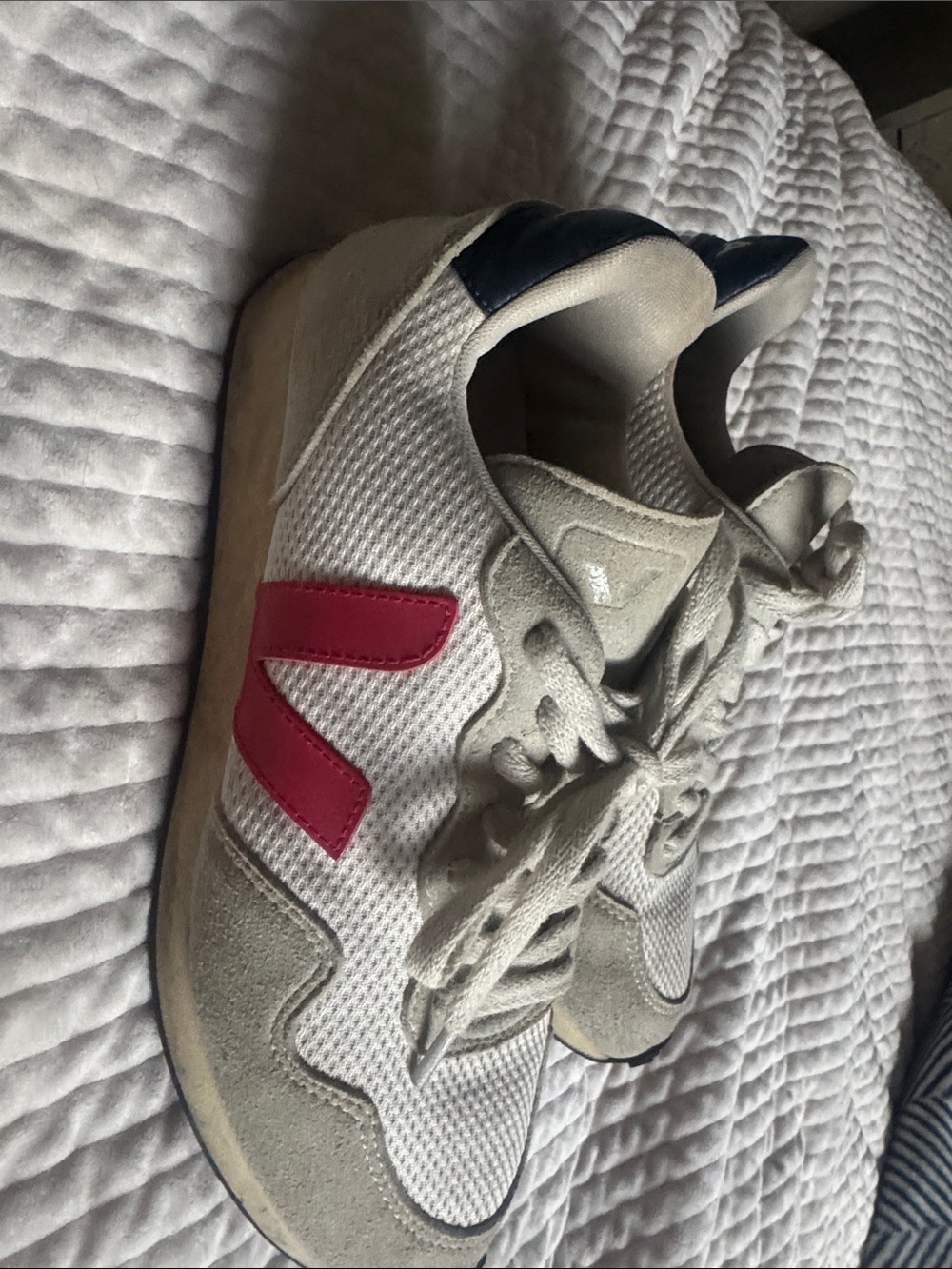 Women’s Casual Mesh Sneakers in White with Pink Accent